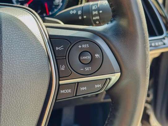 Toyota Crown Rs hybrid 2018 Sport image 5