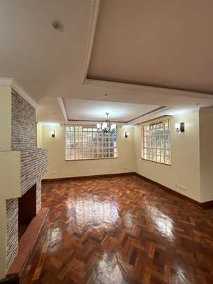 5 Bed Townhouse with En Suite in Lavington image 1