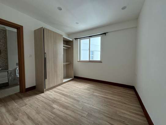 3 Bed Apartment with En Suite in Parklands image 1