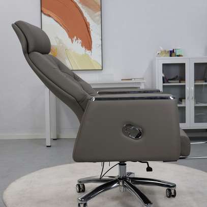 Executive Luxury Office Chair with Synthetic Leather image 1