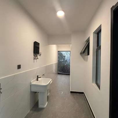 4-Bedroom + DSQ Apartment for rent in Kileleshwa image 6