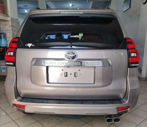 Toyota land cruiser Prado TX-L petrol 2019 image 10