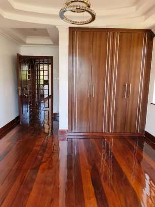 5 Bed House with En Suite at Old Runda image 16