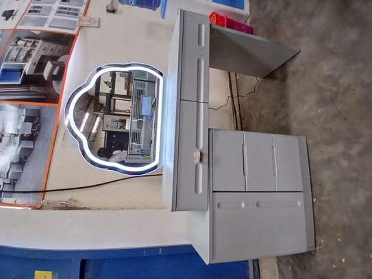 DRESSING TABLES VANITY TABLES image 2