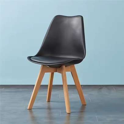 Leather Padded 4-Leg Hotel Eames Chair image 4