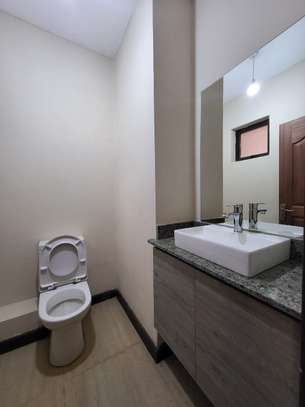 3 Bed Apartment with En Suite in Kileleshwa image 4