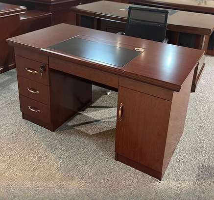 Office Desk: 1.4M Executive Office Desk image 2