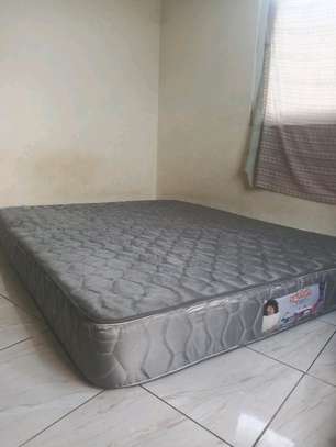 Quilted Super heavy duty mattress 5×6×8'' image 1