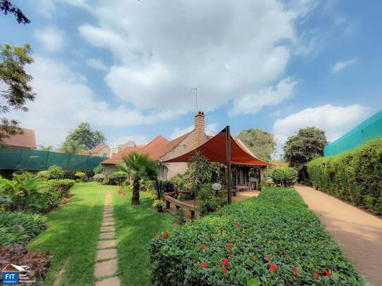 4 Bed House with En Suite at Nairobi image 1