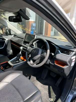 Toyota Rav4 Adventure sunroof image 7