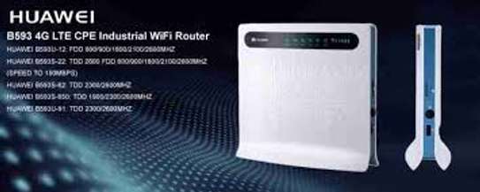 Huawei LTE CPE B593 is a wireless broadband router image 2