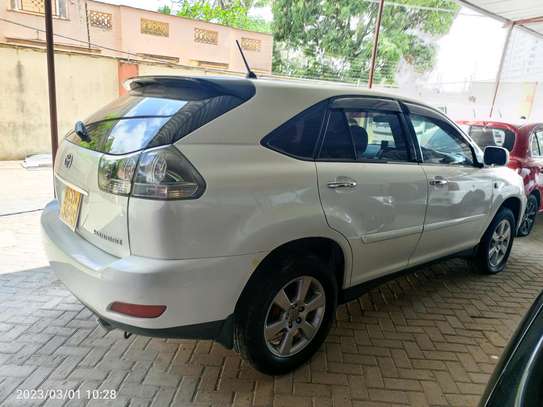 Toyota Harrier White used image 1