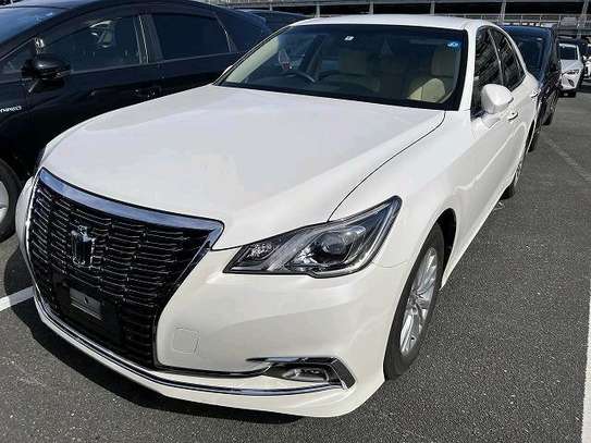 TOYOTA CROWN ATHLETS NEW IMPORT. image 2