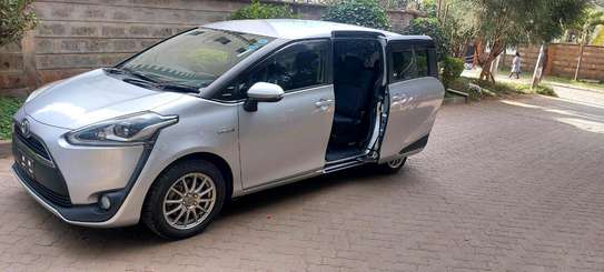 Toyota Sienta Silver color 2017 model fully loaded image 8