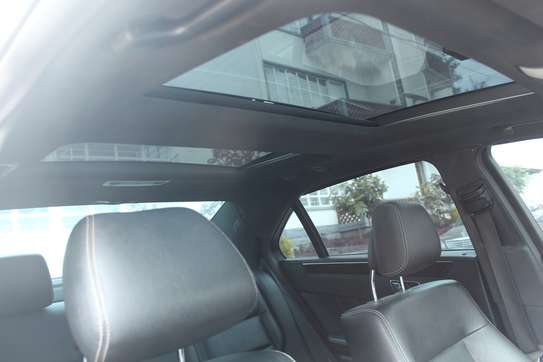 Mercedes E-Class Sedan White Alloy Wheels Tinted image 9