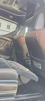 Toyota Alphard white 2018 2WD image 9