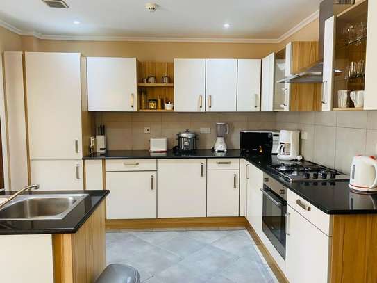 Furnished 2 Bed Apartment with En Suite in Upper Hill image 24