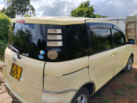 Toyota sienta image 8