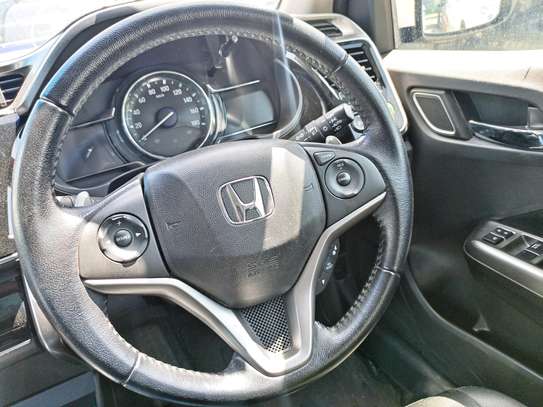 Honda Grace hybrid image 3