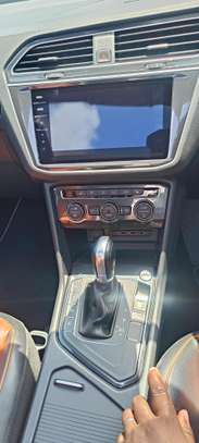 Volkswagen Tiguan SUNROOF 2018 Black image 20