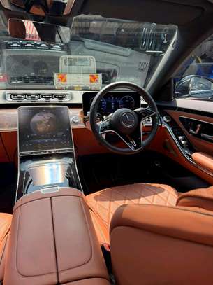 Mercedes Benz S class 500 image 5