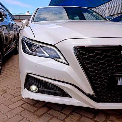 Toyota Crown hybrid sunroof 2019 2000cc image 7