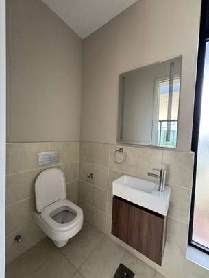4 Bed Townhouse with En Suite in Runda image 8