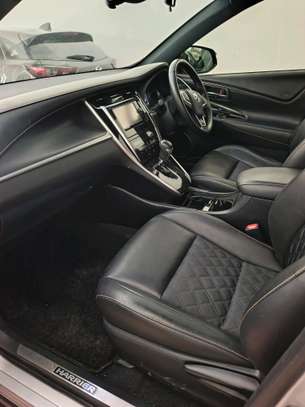 Toyota Harrier silver  2018 image 10