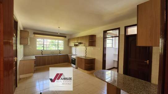 4 Bed Townhouse with En Suite in Nyari image 10