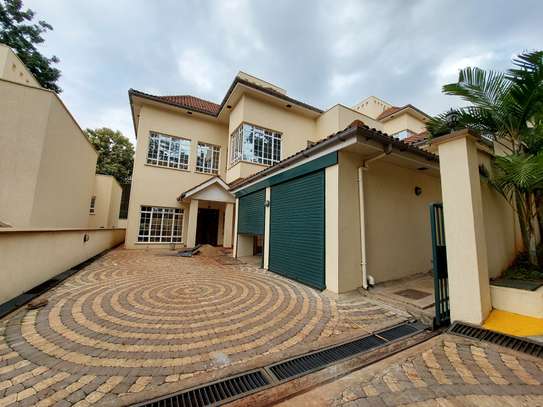 4 Bed Townhouse with En Suite at Kyuna Crescent image 31
