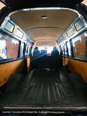 Toyota Hiace 9l Automatic Diesel 2017 image 8