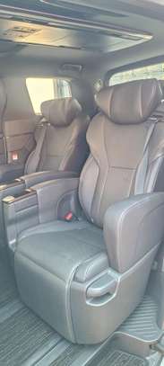 Toyota Alphard Executive 2023 model image 10