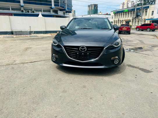 Mazda Axela image 11