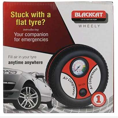Portable mini car tyre inflator image 4