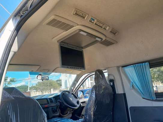 Toyota hiace 9l diesel silver 1kd 2016 image 7