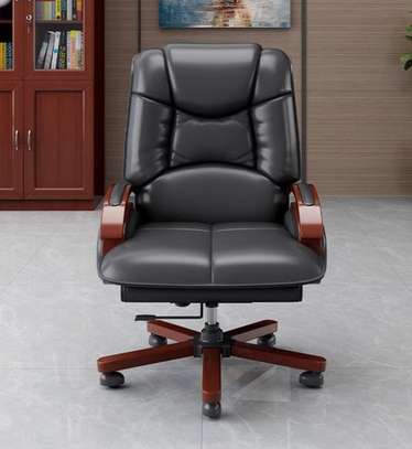 Office chair: Black leather directors executive chair image 1