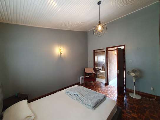 4 Bed House with En Suite at 2Nd Parklands Avenue image 9