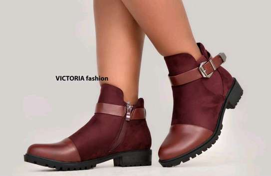Victoria fashion boots image 1