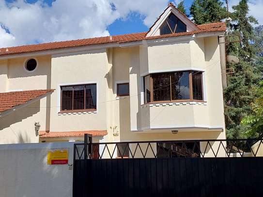 5 Bed Townhouse with En Suite at James Gichuru image 24