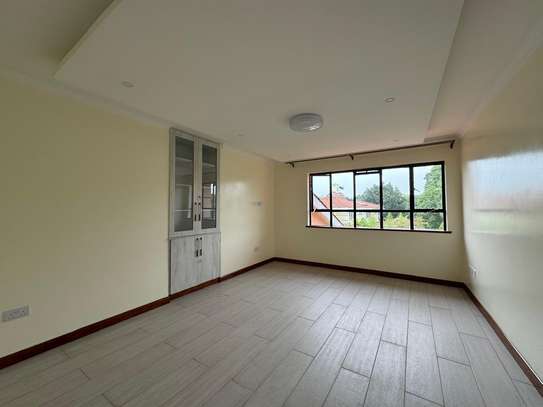 4 Bed Apartment with En Suite in Runda image 14