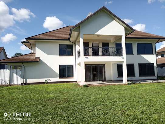 4 Bed Townhouse with En Suite at Off Kiambu Rd image 23