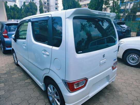 Suzuki Wagon R hybrid 2018 image 9