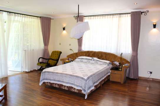 5 Bed Villa with En Suite in Nyari image 39