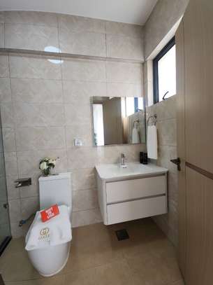 3 Bed Apartment with En Suite in Lavington image 11