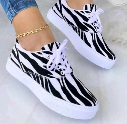 Colorful casual shoes with beautiful graphics image 6