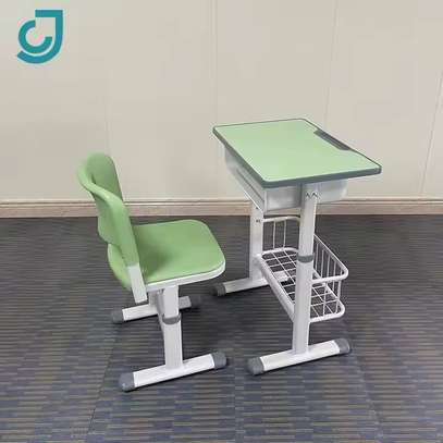 Kids' Desk and Seat Set image 7