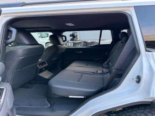 2024 Lexus GX550 image 11