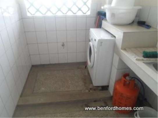 Serviced 2 Bed Apartment with En Suite at Malindi Road image 7
