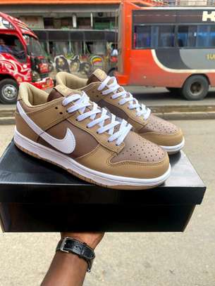 Nike Dunk judge grey(khaki)

Size 38-45 image 1