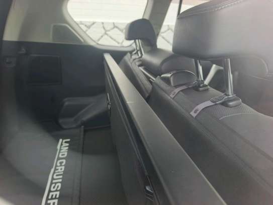 Toyota landcruiser Prado diesel image 10